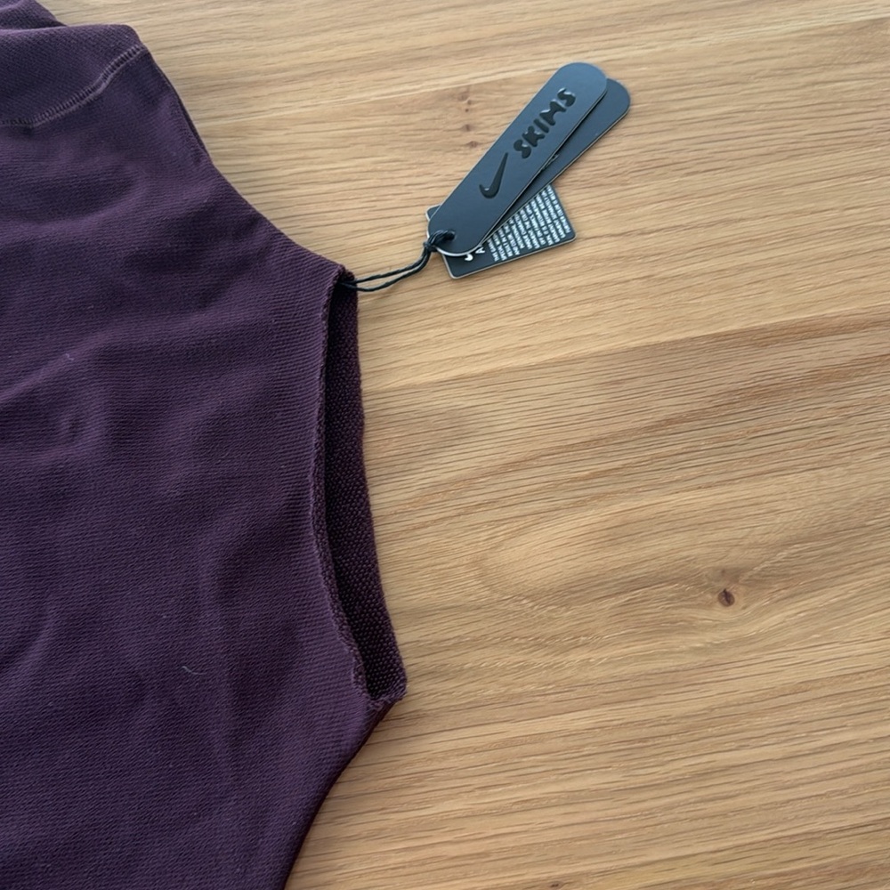 Nike x Skims vintage seemless mock neck crop top color currant size XL tags on - Picture 3 of 5